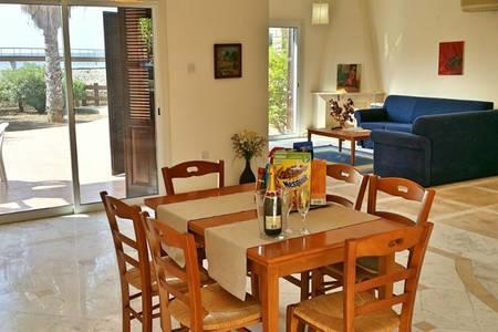 Larnaka Beach House 3 ภายนอก รูปภาพ